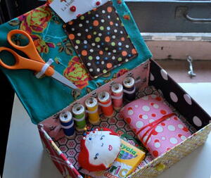 Childs-Sewing-Kit-big_Medium_ID-4129946